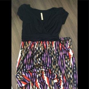 Gilli Small Navy Maxi Dress w/ Short Sleeves